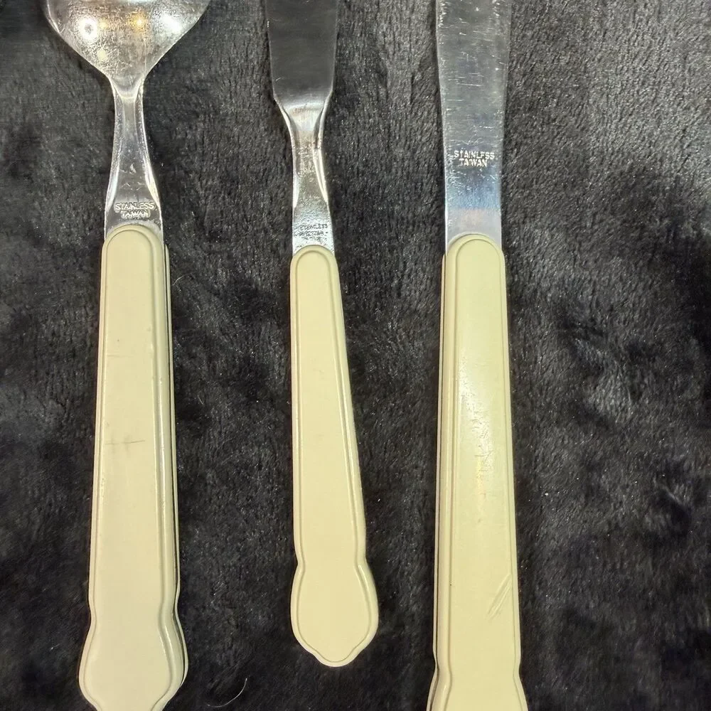 Pfaltzgraff Tea Rose Flatware 8 Piece Stainless Serving Pieces Country Vintage